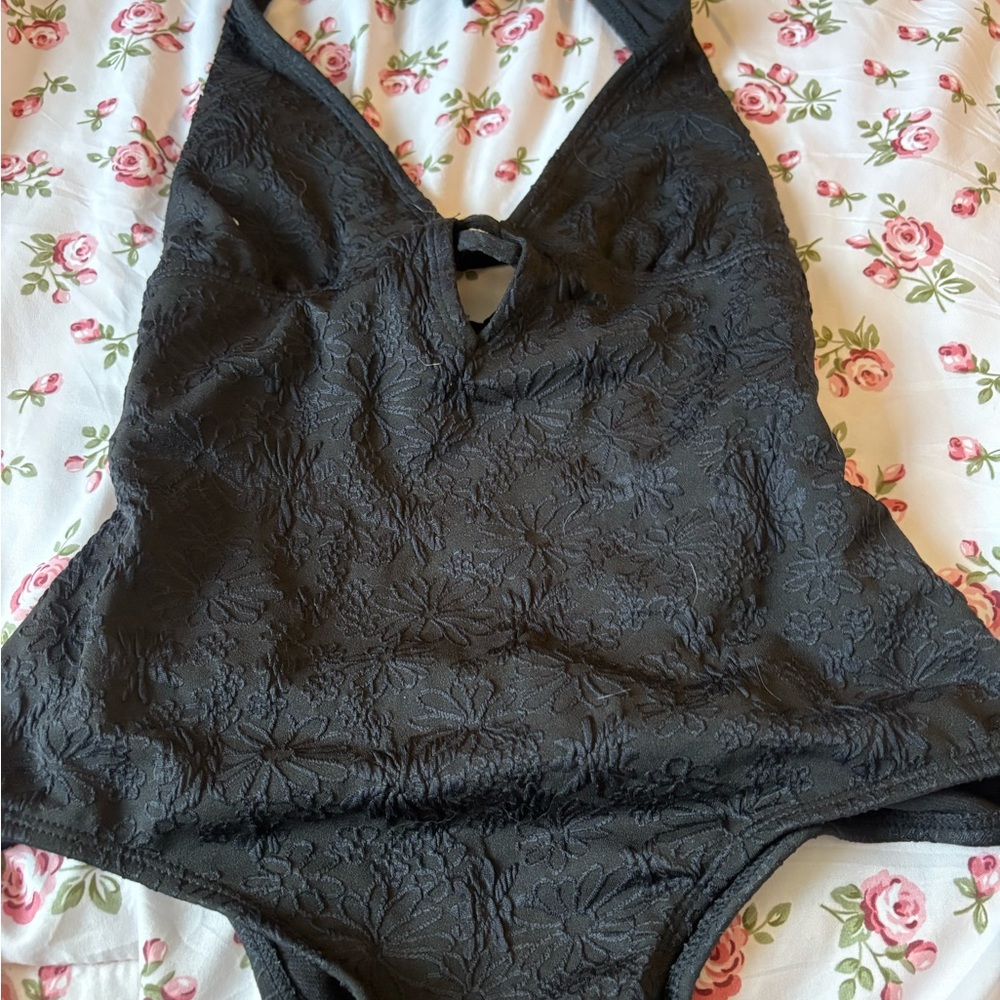 2/25$🍓⭐️ Women Black Lace Swimsuit